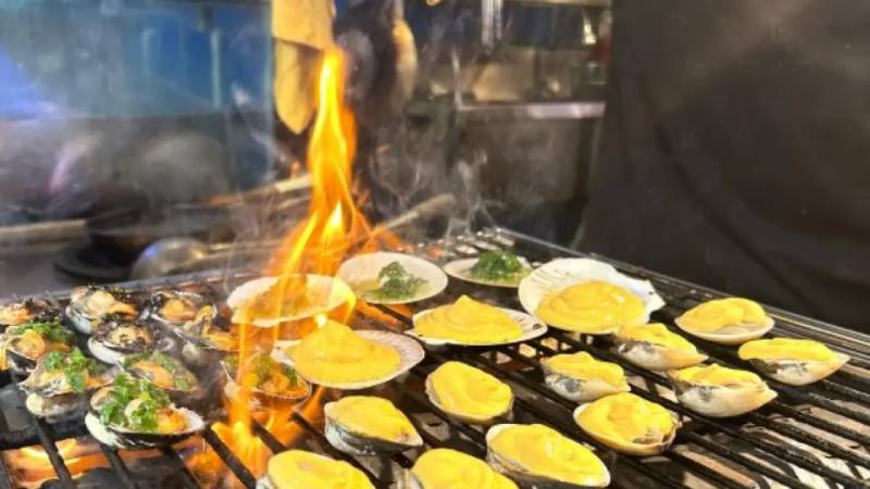 Hanoi Food Tour Guide: Discover the True Taste of Vietnamese Cuisine